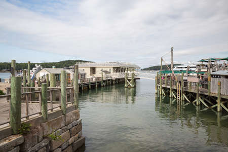 View from Bar Harbor in Maine USA towards the Barのeditorial素材