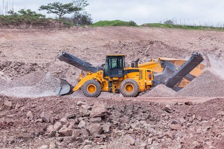 Construction mobile industrial quarry stone crushing machines producing mix grades for concrete...