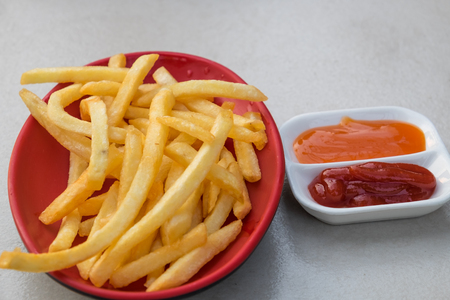Fries potatoes