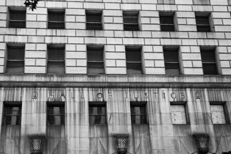 View of the weathered Hall of Justice, Los Angelesの写真素材