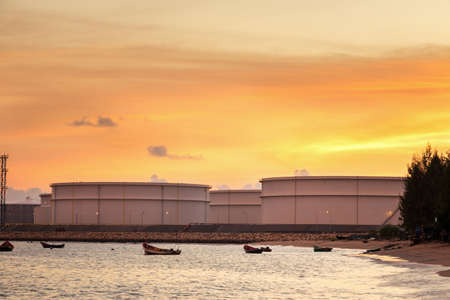 Natural Gas storage tanks , Oil tank , LPG , Petrochemical plant , Petroleumの写真素材