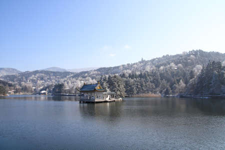 beautiful scenery of the lake in winterの写真素材