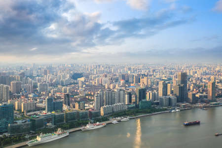 modern city skyline aerial view with huangpu river at dusk
の写真素材