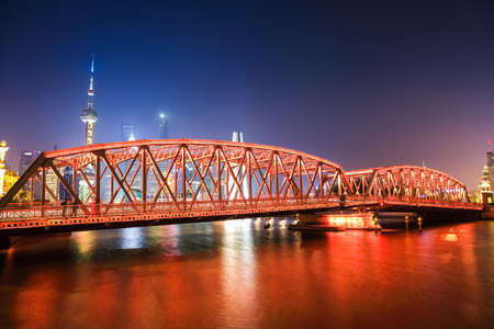 shanghai garden bridge at night , landmark historic building , China
のeditorial素材