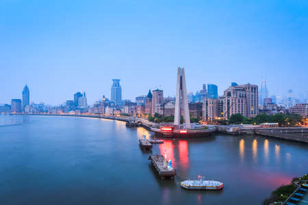 beautiful shanghai dawn of the bund and huangpu river was silent
の写真素材