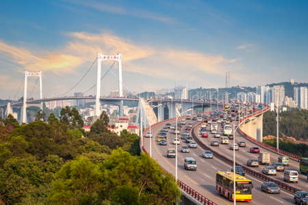 xiamen haicang bridge in sunset with busy traffic on rush hour
のeditorial素材