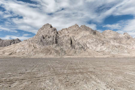 empty badlands on plateau, golmud, qinghai province, Chinaの写真素材