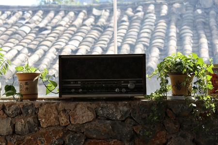 radio beside windowのeditorial素材