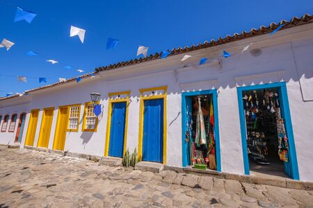 Colorful houses of historical center in Paraty, a preserved portuguese colonial and brazilian Imperial municipality, Rio de Janeiro, Brazil, South Americaの写真素材
