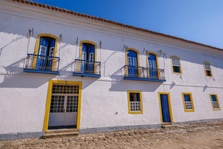 Colorful houses of historical center in Paraty, a preserved portuguese colonial and brazilian Imperial municipality, Rio de Janeiro, Brazil, South Americaの写真素材