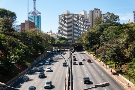 Traffic on Avenida 23 de Maio, Sao Paulo cityのeditorial素材