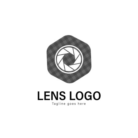 Lens logo template design. Lens logo with modern frame isolated on white backgroundのイラスト素材
