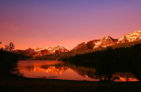 High Mountain Lake showing refelctions og a mountain