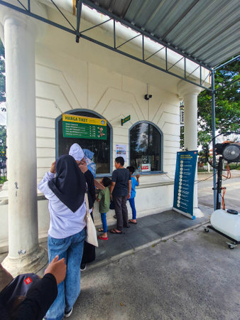 Yogyakarta, Indonesia in November 2022. Tourists are lining up to buy entrance tickets to the Fort Vredeburg Museum. In the past, it was a fort building that functioned as one of the Dutch defense tools. There, the Dutch monitored the situation around theのeditorial素材