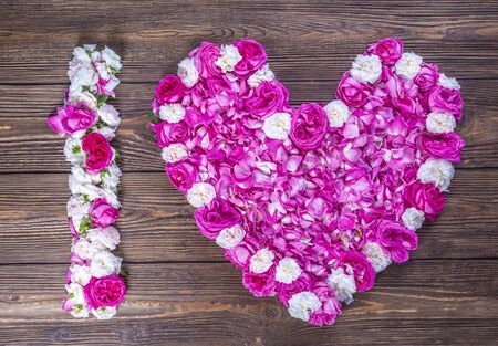 A heart made of rose petals, I love conceptの写真素材