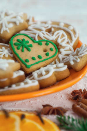 Christmas tree gingerbread cookiesの写真素材
