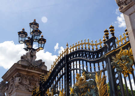 london buckingham palace queen residence detailのeditorial素材