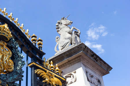 london buckingham palace queen residence detailのeditorial素材