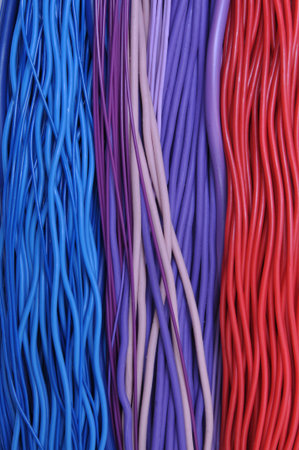 Multi-colored wires in computer networks 