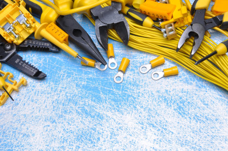 Electrical component kit to use in electrical installations