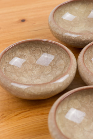 empty bowl on wooden tableの写真素材