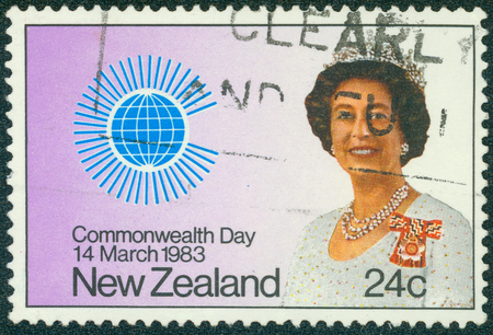 NEW ZEALAND - CIRCA 1983: A stamp printed by New Zealand, shows shows queen Elizabeth II, circa 1983のeditorial素材
