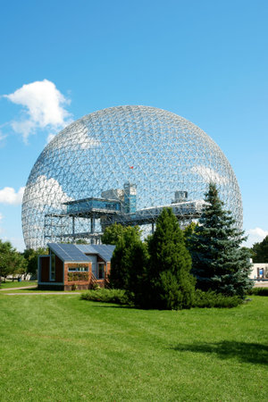 The geodesic dome called Biosphere is a museum in Montreal dedicated to water and the environment. It is located at Parc Jean-Drapeau, on Saint Helen's Island in the building of the United States pavilion for the 1967 World Exhibition Expo 67.の写真素材