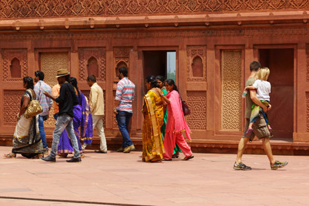 Agra, India - August 18, 2016: some tourists visiting the Agra Fort in Agra, Uttar Pradesh, India.のeditorial素材