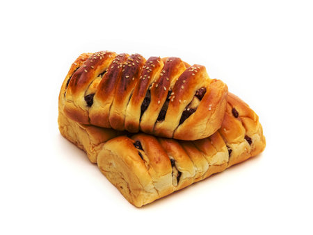raisin cinnamon bread isolated on white backgroundの写真素材