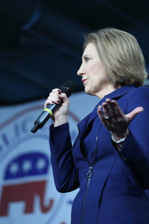 Des Moines, Iowa, USA-October 31, 2015.  Carly Fiorina speaks at a Republican rallyのeditorial素材