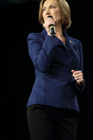 Des Moines, Iowa, USA-October 31, 2015.  Carly Fiorina speaks at a Republican rallyのeditorial素材