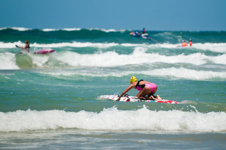 GOLD COAST, SURFERS PARADISE, QLD,  AUSTRALIA - Feb. 2013: Maddy Dunn (17) raceのeditorial素材