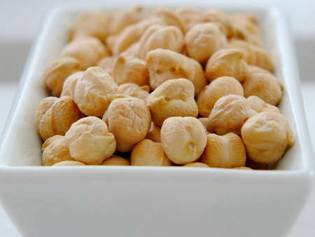 chickpeas on a plateの写真素材