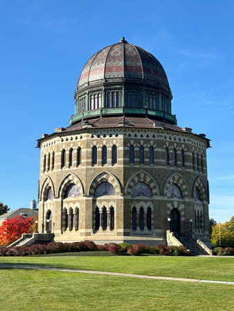 The Nott building at Union College in Schenectady in the fall.の写真素材