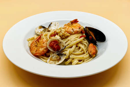 Linguine allo scoglio (linguine with seafood). Spaghetti allo scoglio (spaghetti with seafood)....
