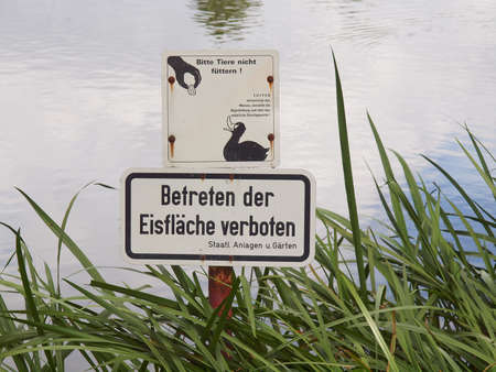 Do not feed the ducks sign in Germanの写真素材