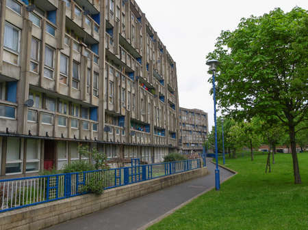 LONDON, ENGLAND, UK - MARCH 05, 2009: The Robin Hood Gardens housing estate designed in late sixties by Alison and Peter Smithson is a masterpiece of new brutalist architectureのeditorial素材