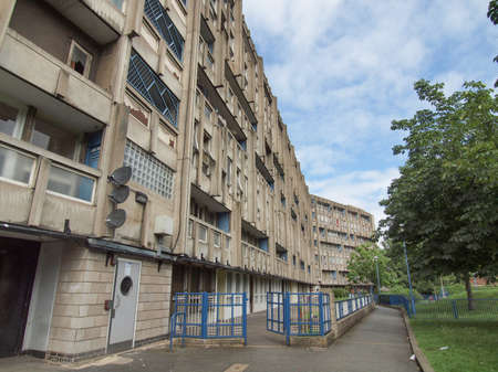 LONDON, ENGLAND, UK - MARCH 05, 2009: The Robin Hood Gardens housing estate designed in late sixties by Alison and Peter Smithson is a masterpiece of new brutalist architectureのeditorial素材