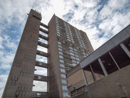 LONDON, ENGLAND, UK - JUNE 20, 2011: The Balfron Tower designed by Erno Goldfinger in 1963 is a Grade II listed masterpiece of new brutalist architectureのeditorial素材