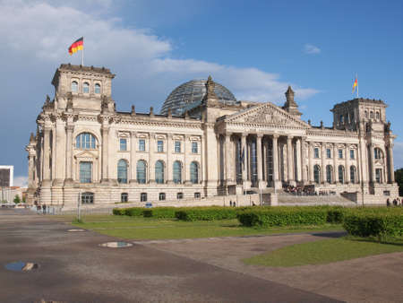 BERLIN, GERMANY - MAY 11, 2014: Tourists visiting the Reichstag (German Parliament) in Tiergarten Parkのeditorial素材