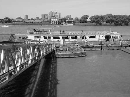 LONDON, UK - JUNE 11, 2015: Greenwich embankment on Thames river in black and whiteのeditorial素材