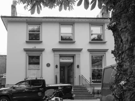 LONDON, UK - JUNE 10, 2015: Abbey Road recording studios made famous by the 1969 Beatles album in black and whiteのeditorial素材
