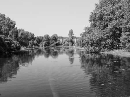 LONDON, UK - JUNE 11, 2015: St James Park with Buckingham Palace in the background in black and whiteのeditorial素材