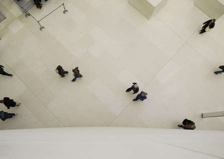 LONDON, UK - CIRCA MARCH, 2009: Tourists visiting the British Museumのeditorial素材