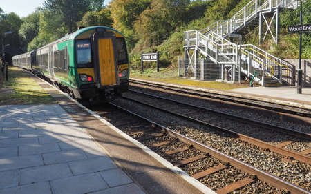 TANWORTH IN ARDEN, UK - SEPTEMBER 25, 2015: London Midland train at Wood End railway station on the Stratford upon Avon to Birmingham route known at the Shakespeare Lineのeditorial素材