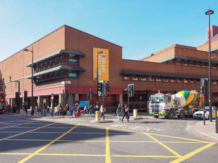 LONDON, UK - SEPTEMBER 28, 2015: The British Library is the national library of the United Kingdom and the largest library in the worldのeditorial素材