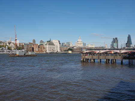 LONDON, UK - SEPTEMBER 28, 2015: Panoramic view of River Thamesのeditorial素材