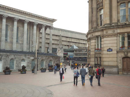 BIRMINGHAM, UK - SEPTEMBER 24, 2015: Tourists visiting the cityのeditorial素材