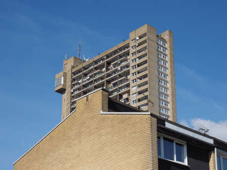 LONDON, UK - SEPTEMBER 28, 2015: The Trellick Tower designed by Erno Goldfinger in 1964 is a masterpiece of new brutalist architectureのeditorial素材