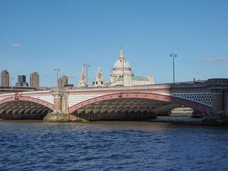LONDON, UK - SEPTEMBER 28, 2015: Panoramic view of River Thamesのeditorial素材